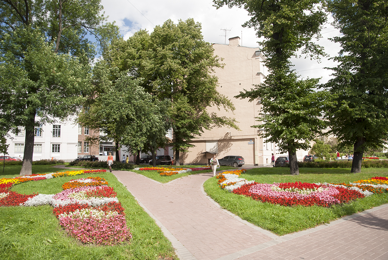 Сквер б/н на ул.Комсомола д.23