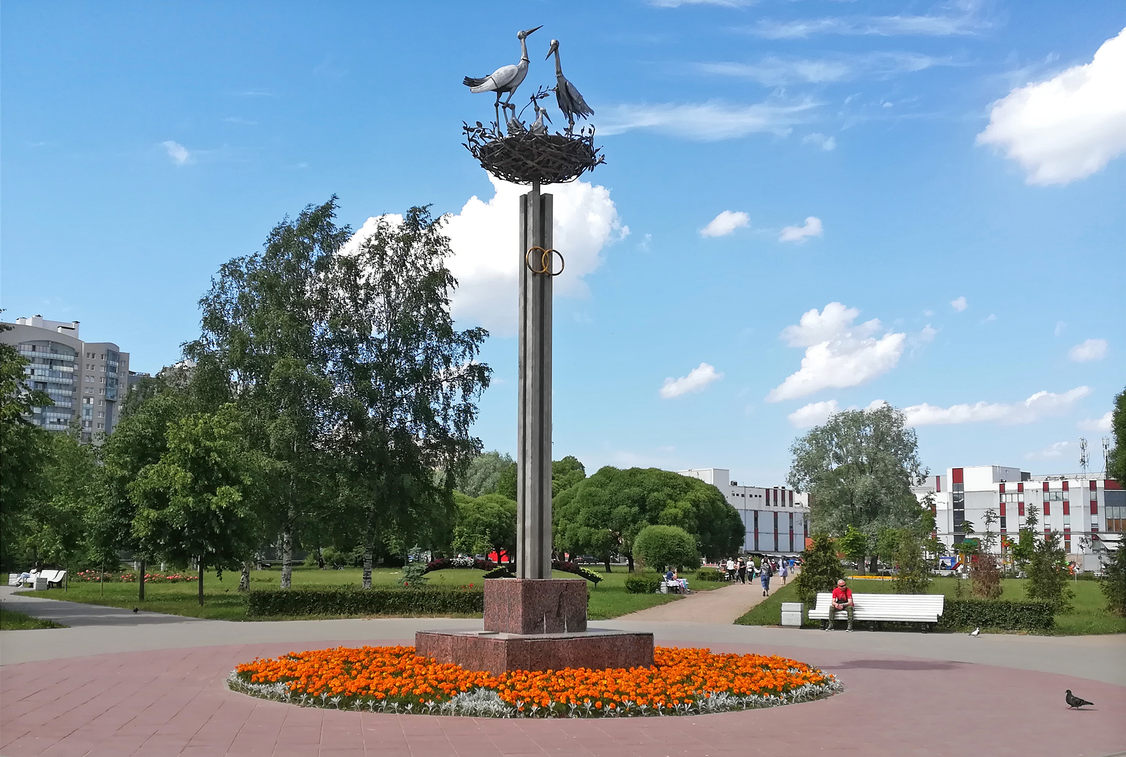 Сад б/н на пересечении Гражданского пр. и ул. Верности